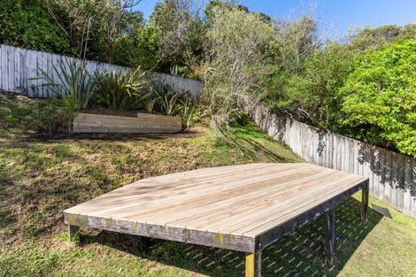 Photo of property in 16 Spicer Place, Tawa, Wellington, 5028