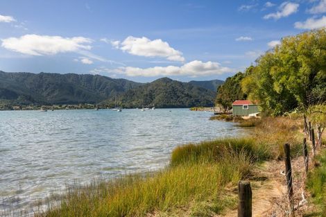 Photo of property in 1755 Queen Charlotte Drive, Linkwater, Picton, 7281