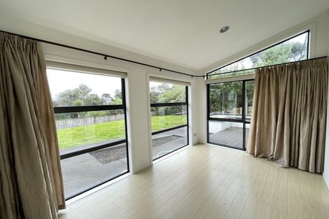Photo of property in 114 Kittiwake Drive, Schnapper Rock, Auckland, 0632