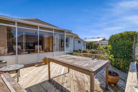 Photo of property in 125 Seaview Road, Westown, New Plymouth, 4310