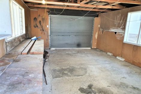 Photo of property in 12 Fitzpatrick Street, Newlands, Wellington, 6037