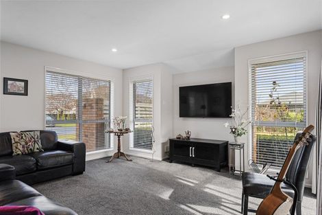 Photo of property in 4 Hibiscus Grove, Rangiora, 7400