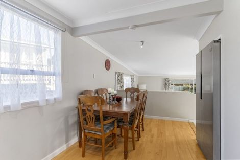 Photo of property in 8 Kaitawa Crescent, Paraparaumu, 5032