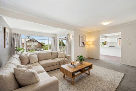 Photo of property in 93 Sylvan Avenue, Northcote, Auckland, 0627