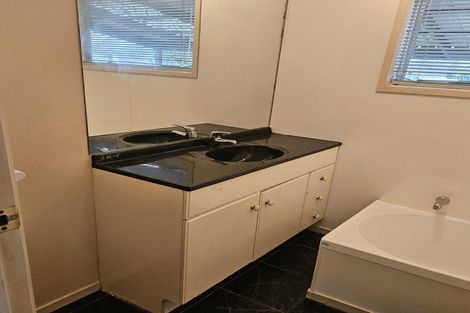 Photo of property in 20 Hindmarsh Street, Henderson, Auckland, 0612