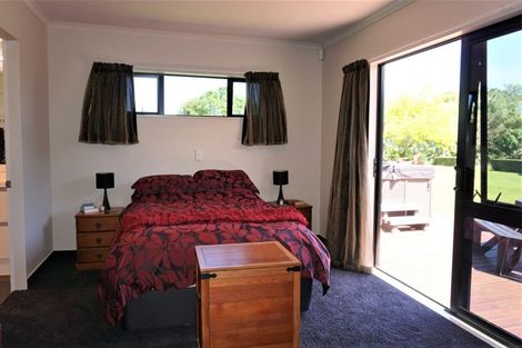 Photo of property in 66 Pohutukawa Drive, Levin, 5571