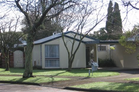 Photo of property in 14 Otira Place, Awapuni, Palmerston North, 4412