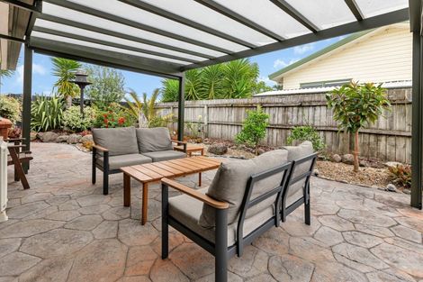 Photo of property in 13 Bermuda Place, One Tree Point, 0118