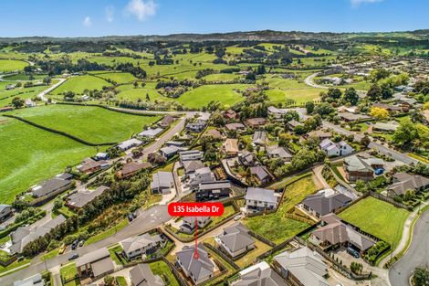 Photo of property in 135 Isabella Drive, Pukekohe, 2120