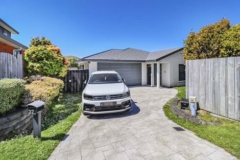 Photo of property in 32 Ring Lane, Paparangi, Wellington, 6037