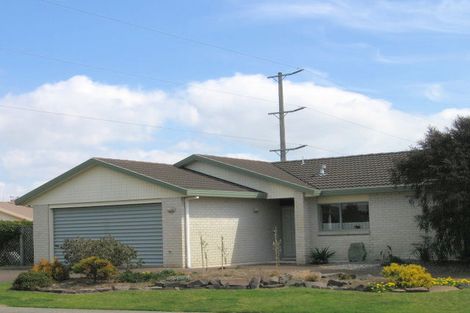 Photo of property in 32 Russley Drive, Mount Maunganui, 3116