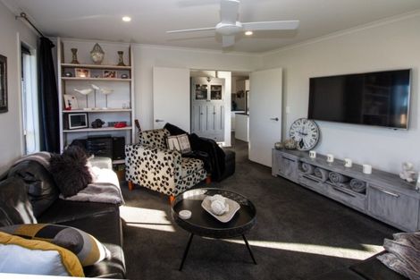 Photo of property in 21 Stoneleigh Drive, Solway, Masterton, 5810