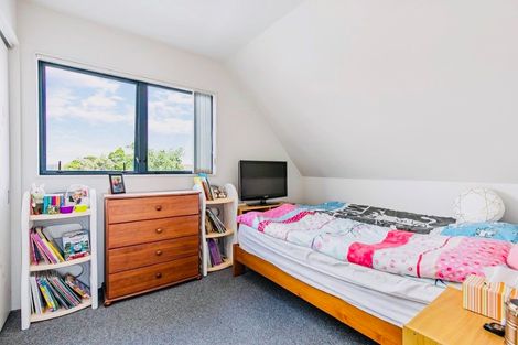 Photo of property in 2 Braeburn Place, Takanini, 2112