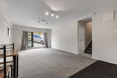Photo of property in 4 Harford Place, Pakuranga Heights, Auckland, 2010