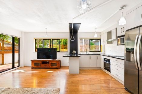 Photo of property in 3/27 Rangatira Road, Birkdale, Auckland, 0626