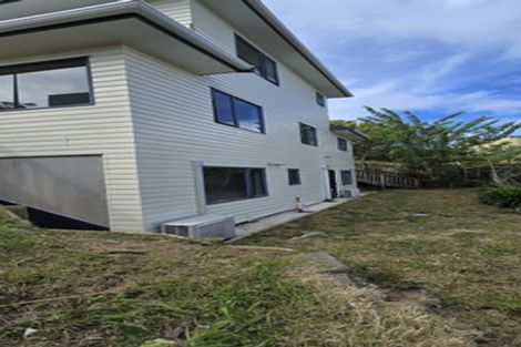 Photo of property in 29 Stewart Drive, Newlands, Wellington, 6037