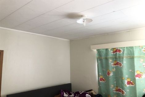 Photo of property in 75 Larnoch Road, Henderson, Auckland, 0610