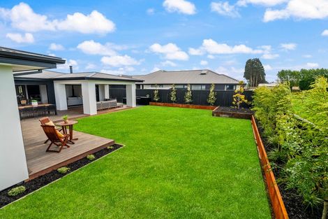 Photo of property in 19 Frank Ernest Crescent, Prebbleton, 7676