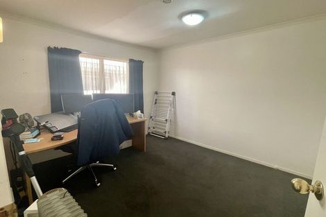 Photo of property in 2/28 Third Avenue, Tauranga, 3110