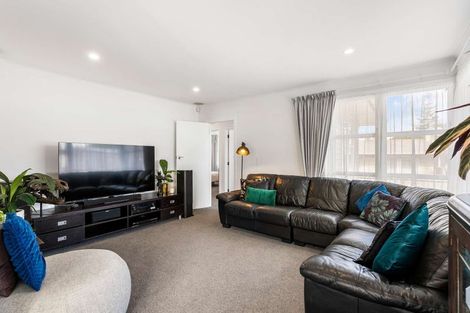 Photo of property in 47 Megan Avenue, Pakuranga Heights, Auckland, 2010