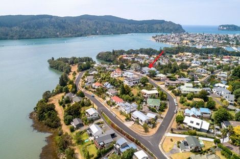 Photo of property in 133 Bruce Wallace Place, Whangamata, 3620