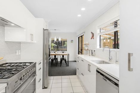 Photo of property in 117 Daffodil Street, Titirangi, Auckland, 0604