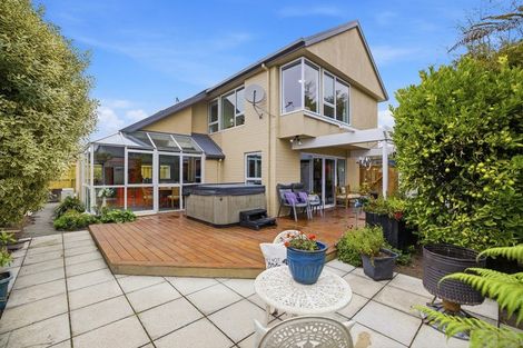 Photo of property in 2/122 Harewood Road, Papanui, Christchurch, 8053