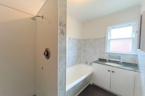 Photo of property in 84 Roberts Road, Te Atatu South, Auckland, 0610