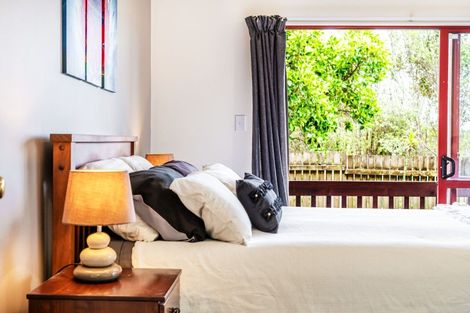 Photo of property in 70 Kate Sheppard Avenue, Torbay, Auckland, 0630