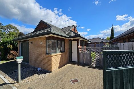 Photo of property in 2 Moffat Way, Bethlehem, Tauranga, 3110
