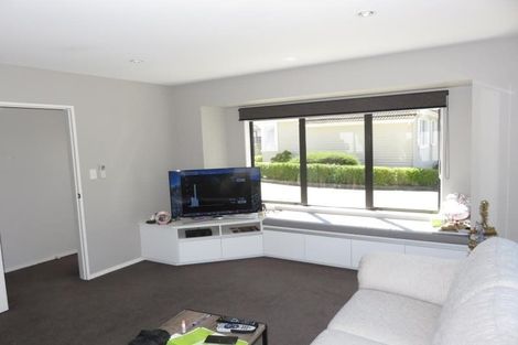Photo of property in 36a Horokiwi Road West, Newlands, Wellington, 6037