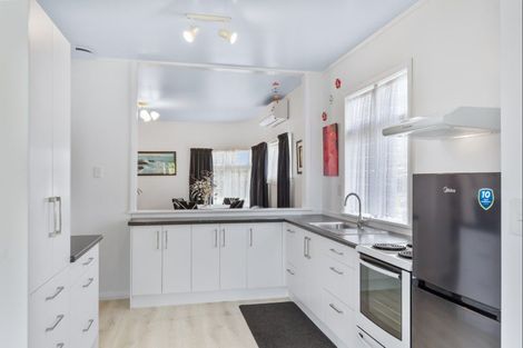 Photo of property in 670 Queen Street East, Levin, 5510