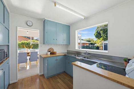 Photo of property in 12 Nimmo Avenue West, Waikanae, 5036