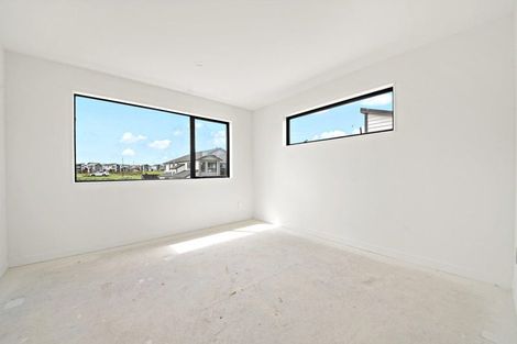 Photo of property in 43 Evergreen Parade, Rosehill, 2113