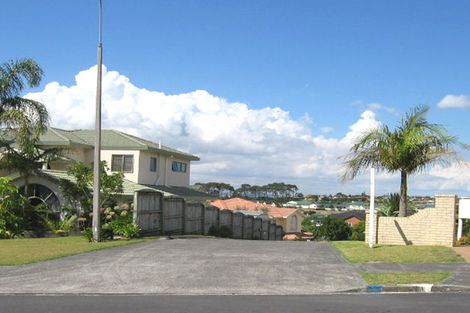Photo of property in 14 Tornado Place, West Harbour, Auckland, 0618