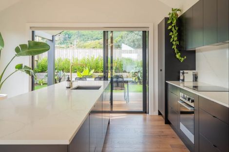 Photo of property in 6 Mahia Lane, Waikanae, 5036