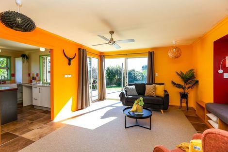 Photo of property in 19 Cumming Street, Okato, 4335