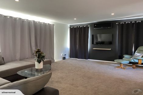 Photo of property in 1/16 Stanley Road, Glenfield, Auckland, 0629