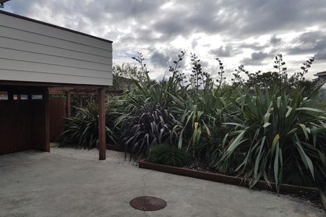 Photo of property in 25 Clearview Heights, Ranui, Auckland, 0612