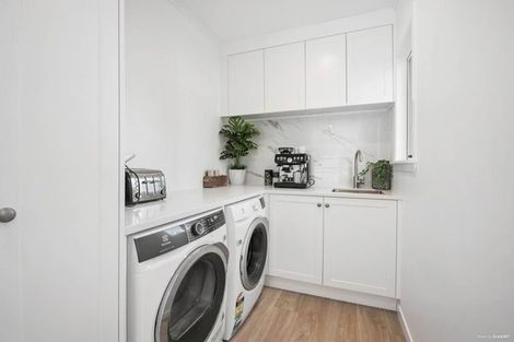 Photo of property in 2/113 Nile Road, Milford, Auckland, 0620