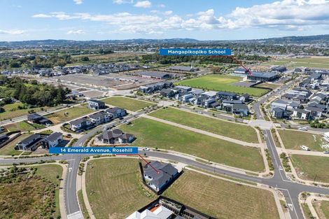 Photo of property in 14 Emerald Avenue, Rosehill, 2113