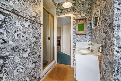 Photo of property in 8 Ross Street, Marton, 4710