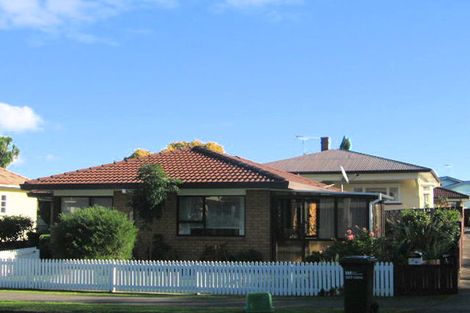 Photo of property in 2/13 Landscape Road, Papatoetoe, Auckland, 2025