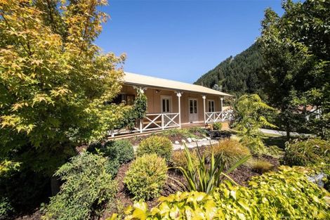 Photo of property in 10 Hamilton Road, Queenstown, 9300