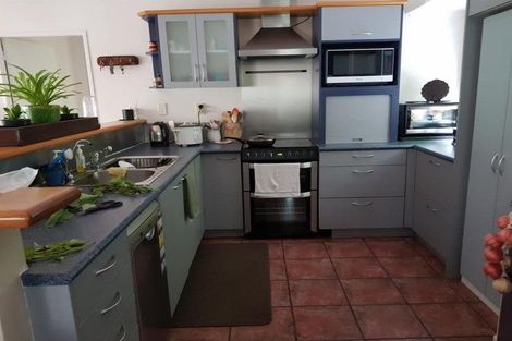 Photo of property in 22 Raphael Place, West Harbour, Auckland, 0618