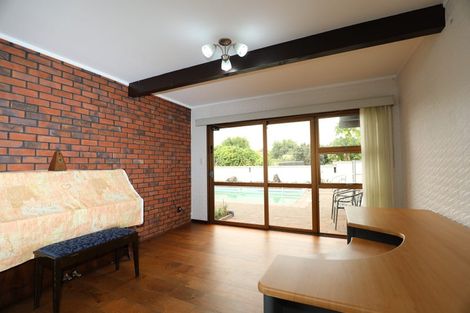 Photo of property in 11 Ganymede Place, Half Moon Bay, Auckland, 2012