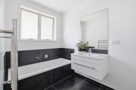 Photo of property in 42 Butterworth Crescent, Papamoa Beach, Papamoa, 3118