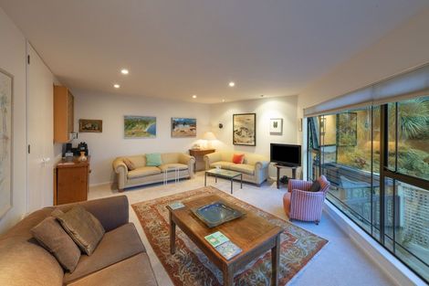 Photo of property in 79u2 Grafton Road, Roseneath, Wellington, 6011