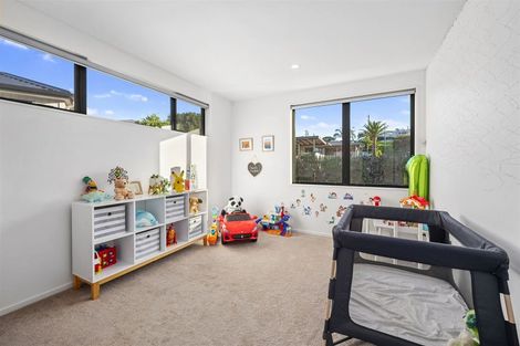 Photo of property in 42 Seafarer Crescent, Stanmore Bay, Whangaparaoa, 0932