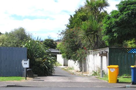 Photo of property in 15 Cabello Place, Unsworth Heights, Auckland, 0632